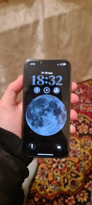 Срочно продам айфон 13 про