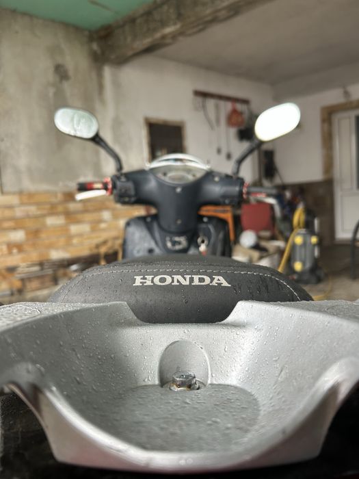 Продавам Honda sh 150 i 2010