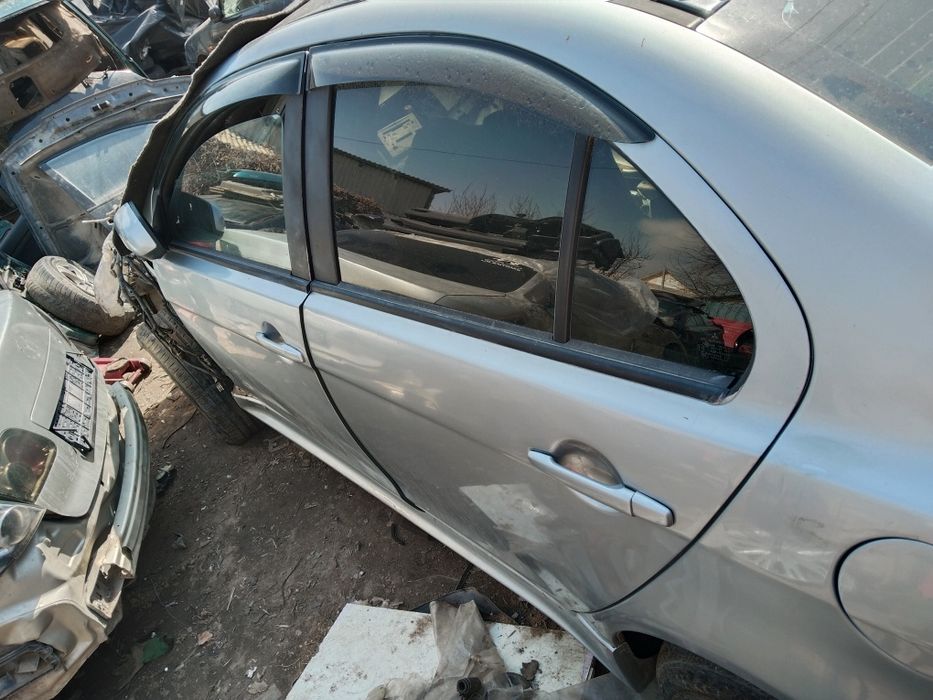 Митсубиси Лансер B10 На разбор