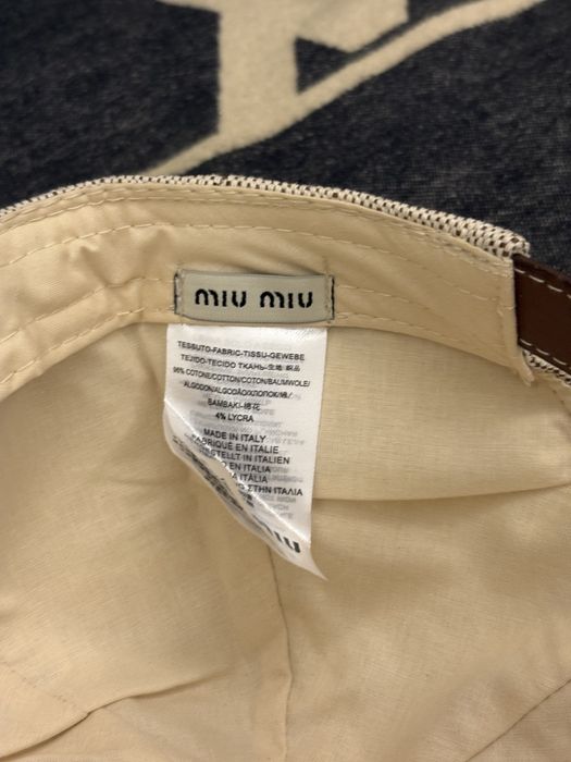 Sapca bej Miumiu