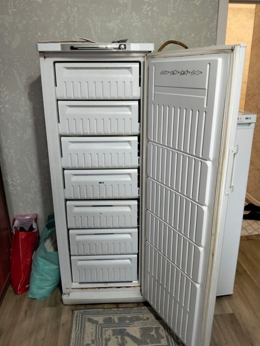 холодильник продам