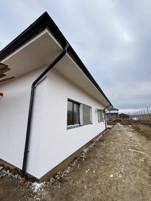 Persoana fizica vand casa unifamiliala Parter intrare Chinteni 170mp