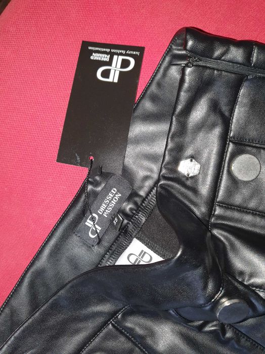 Amia (Dressed passion) кожен клин