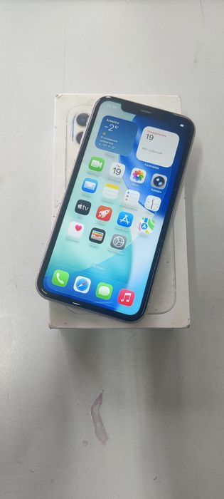 Продам Айфон 11. 128 гб