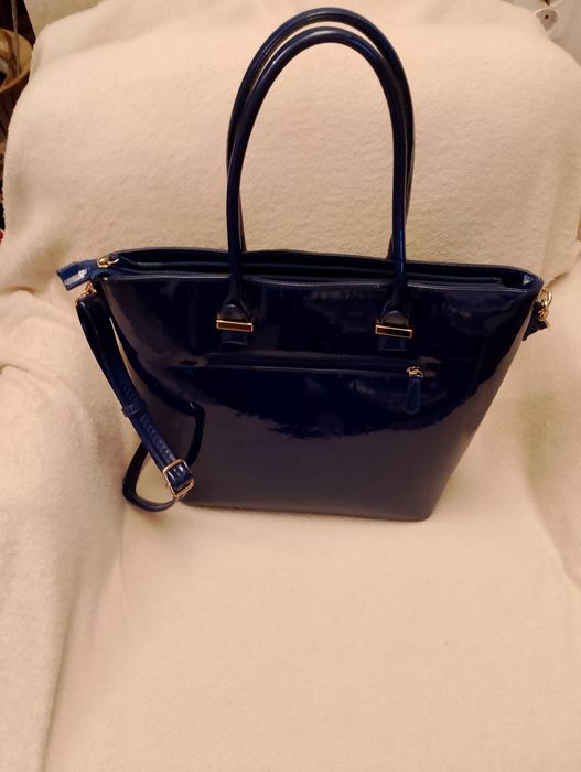 Дамски чанти - лак, велур