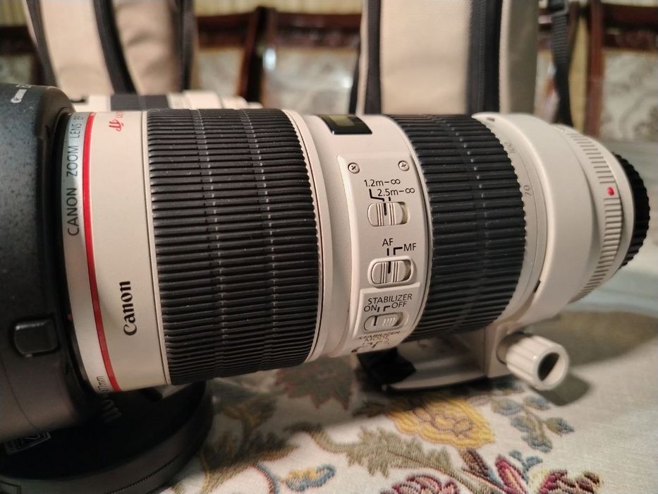 Canon 70-200 mm obyektiv sotiladi. Stabilizatori bor