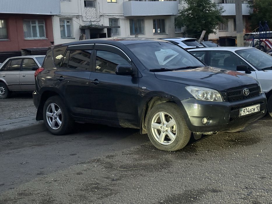 Продам тайоту Рав 4 2008