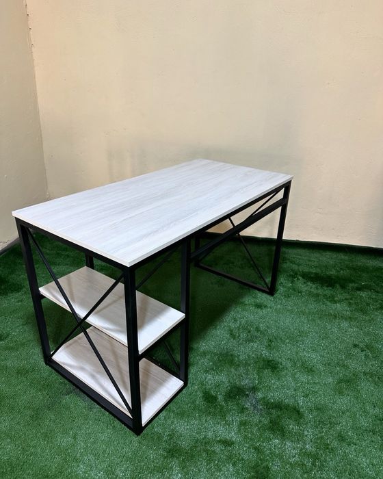 Стол в стиле лофт