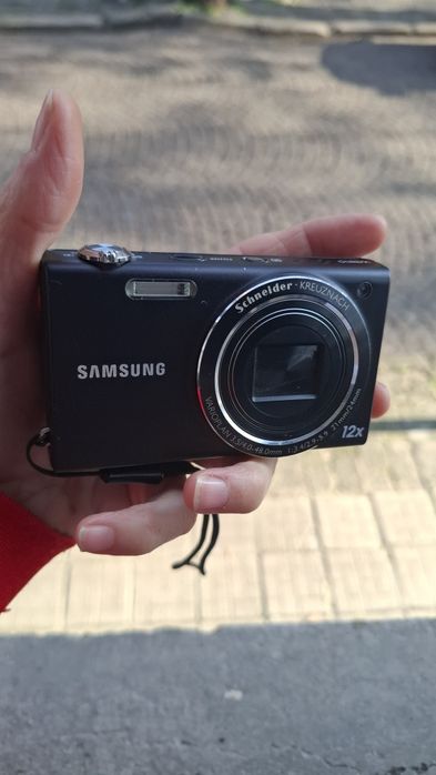 Компактен дигитален фотоапарат SAMSUNG WB210