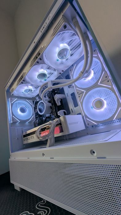 • Sistem PC Gaming • RTX 3070 • RYZEN 7 • 16GB • HDD 2TB • SSD