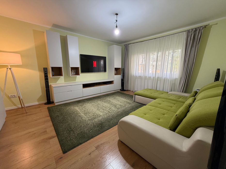 Vand apartament 3 camere mobilat