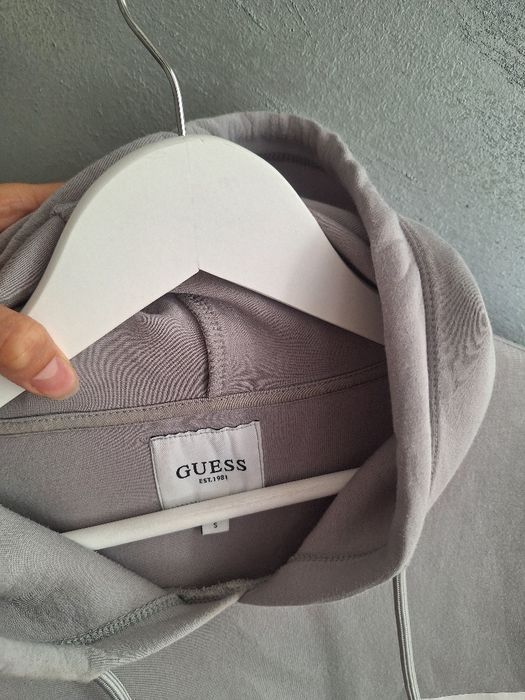 Рокля с дълъг ръкав GUESS .