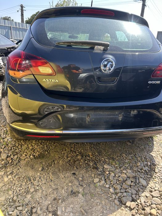 Punte spate Opel Astra J hatcback 2014