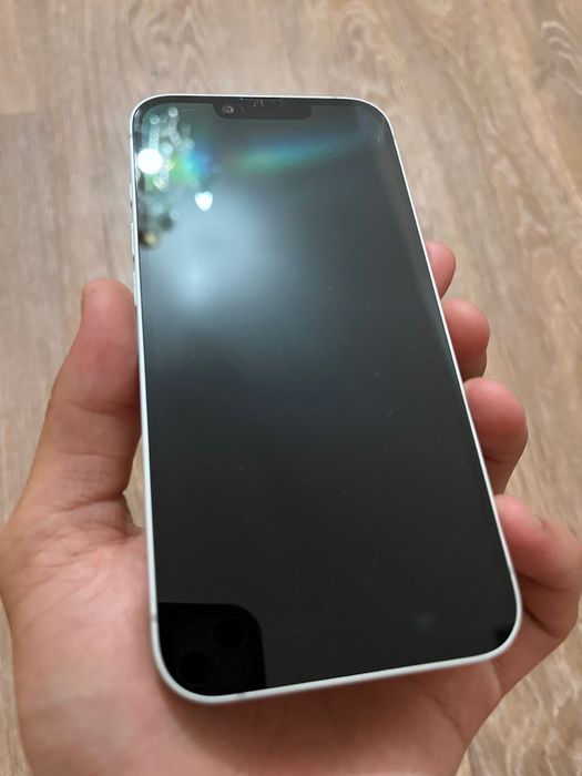 Iphone 16e, АКБ-100%