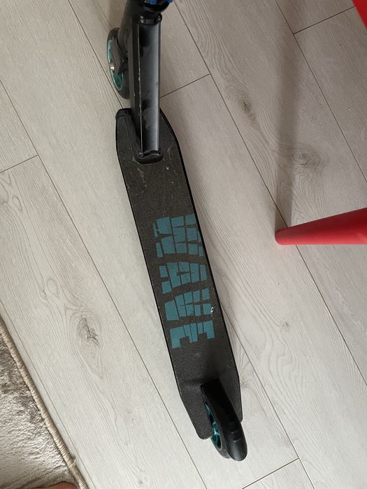 Детский самокат (трюковой)