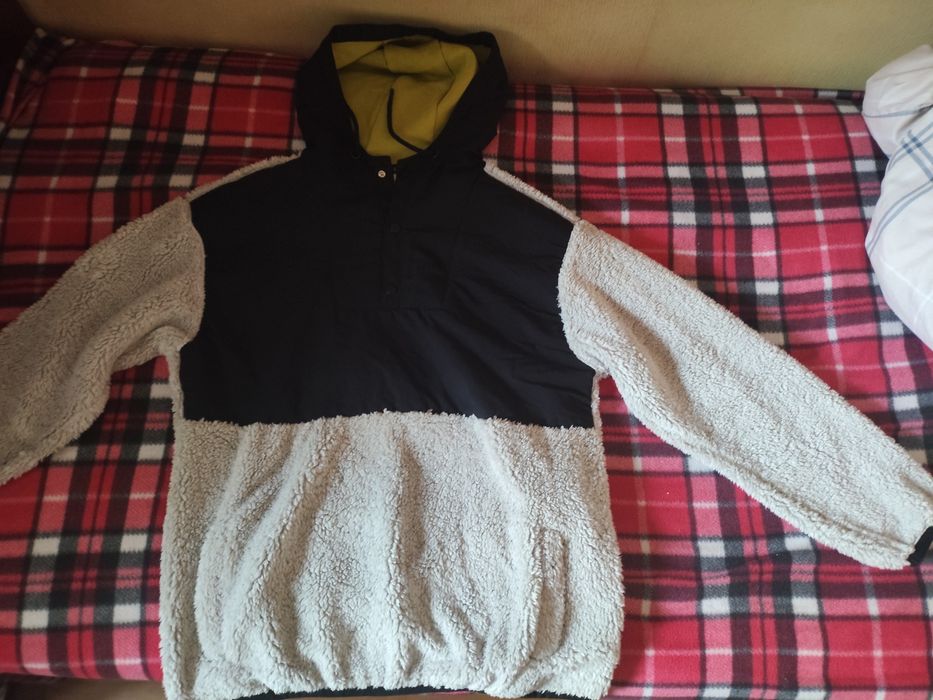 Худи с замком ( почти новая )