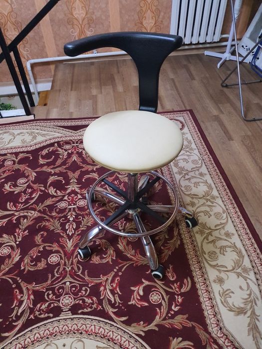 Стулья барные со спинкой