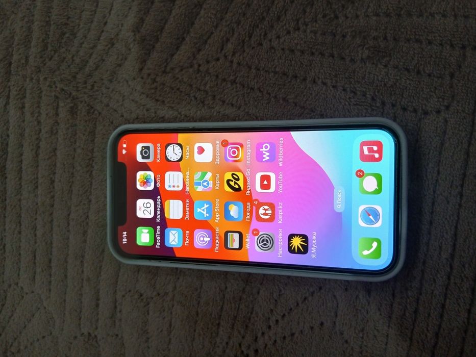 Продам  айфон  12