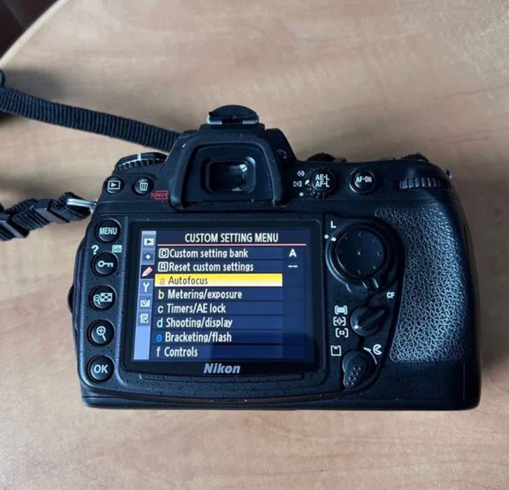 Фотоапарат nikon d300 с обектив 17-70 f2.8
