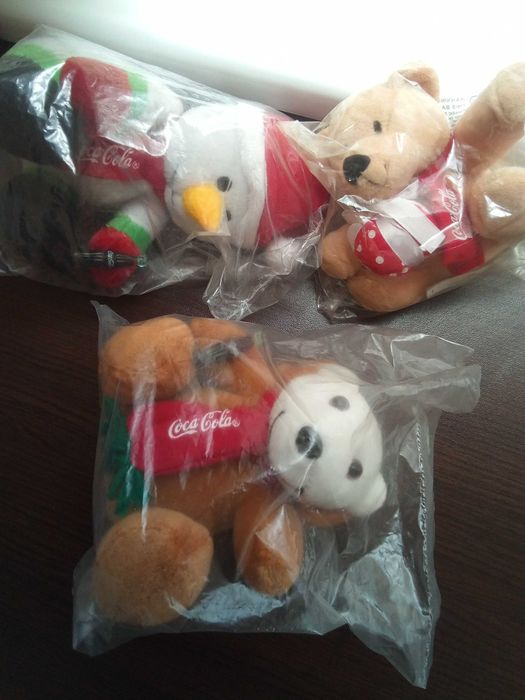 3 бр. Чисто нови плюшени мечета и снежен човек