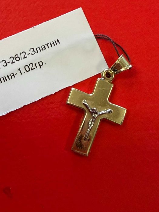Златна висулка кръст- 1.02 гр 14 карата