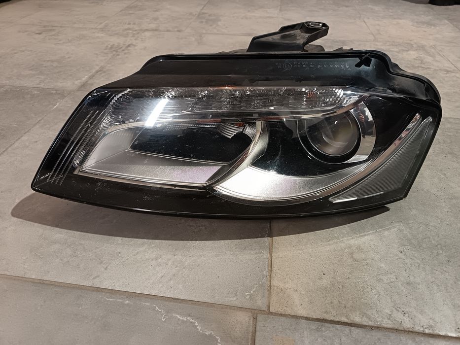 Far Audi A3 8p stanga față