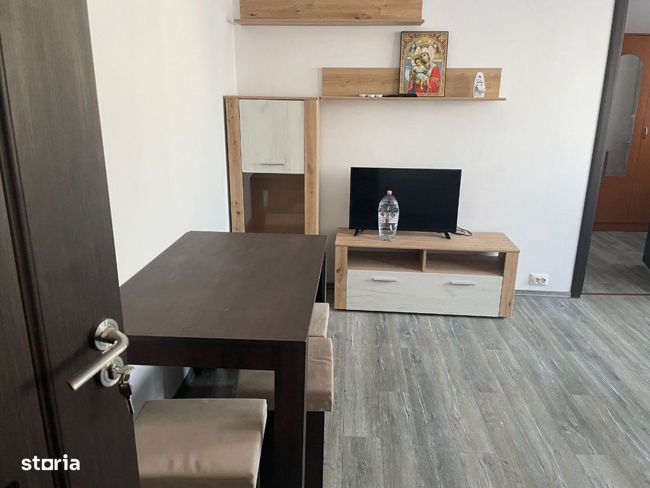 Vest(Cosminele),apart 3 cam de inchiriat