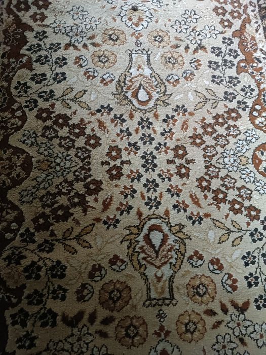 Вълнена персийска пътека