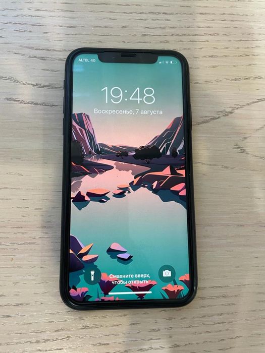 Айфон хр сост отлично всё родном