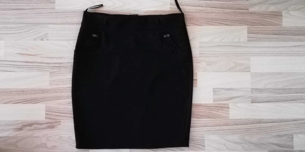 Fusta mini bej și negru