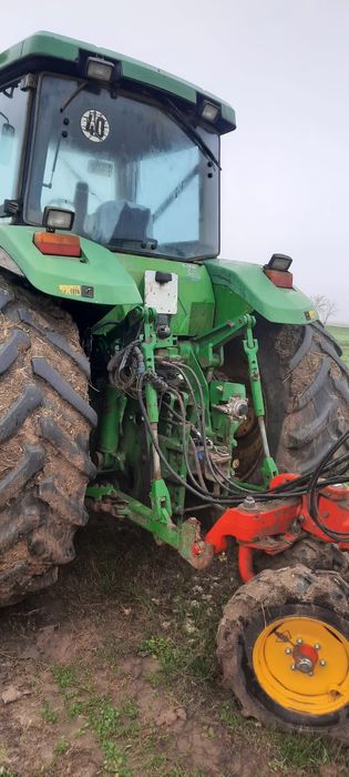 Tractor John Deere 8210