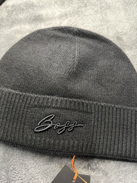 Boss caciula Landrenia neagra unisex mix lana vascoza noua originala