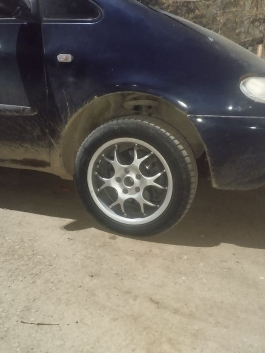 Диски  с шиной размером 215/55R16