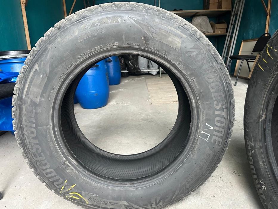 Резина BRIDGESTONE Blizzak 265/60/R18