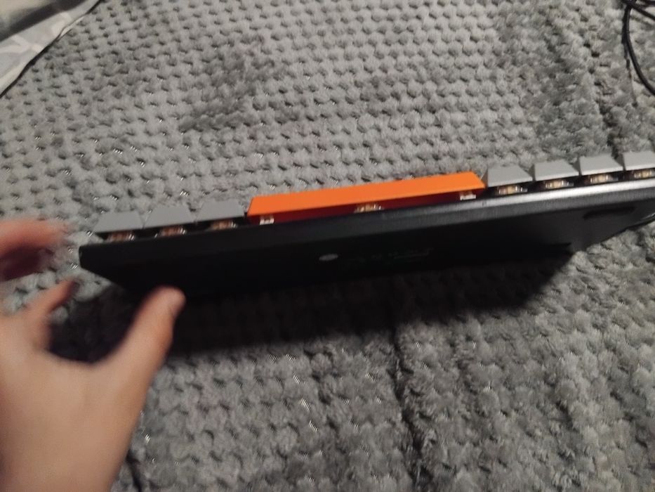 Tastatura mecanica,stare buna.Pret negociabil