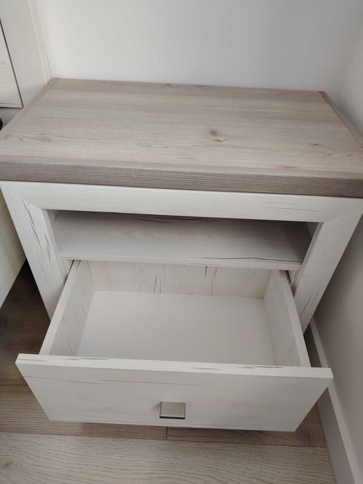 2 noptiere, noi, neutilizate, Bucuresti, S1