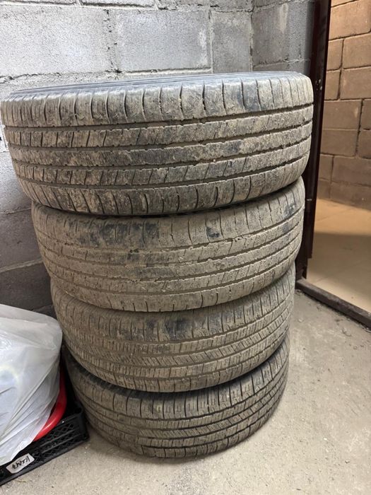 Продам б/у шины 245/60/18