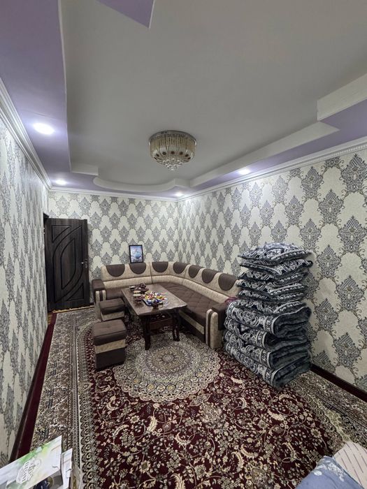 Прадаётся 2х Октяабирь новая планировка 1этаж все останется