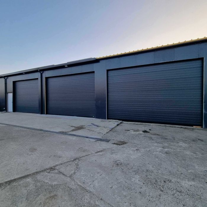 Usi sectionale industriale pentru hale