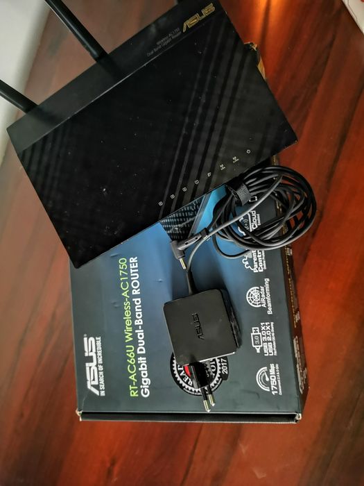 Router Gigabit Dual Band Wireless AC1750 ASUS RT-AC66U 3 antene