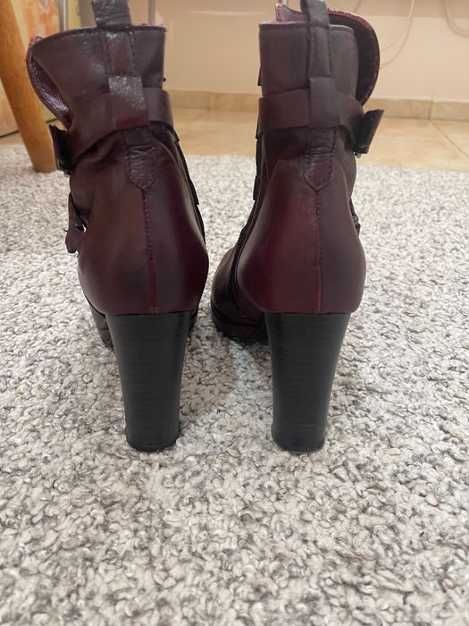 Продавам дамски боти естествена кожа