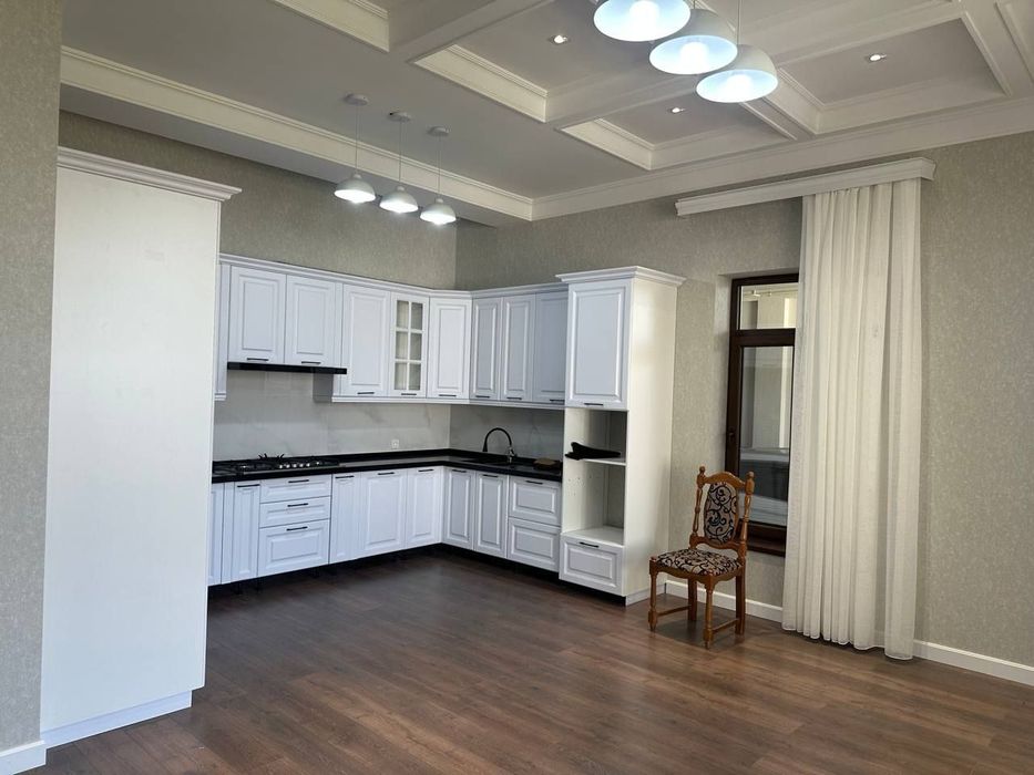 Мирзо Улугбекский район. Лимонарий, дом 200кв.м. Соток- 5,2