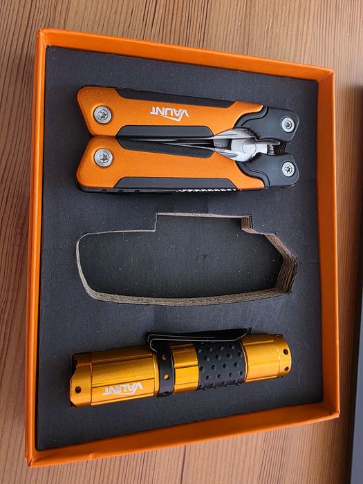 Set briceag cleste cu lanterna