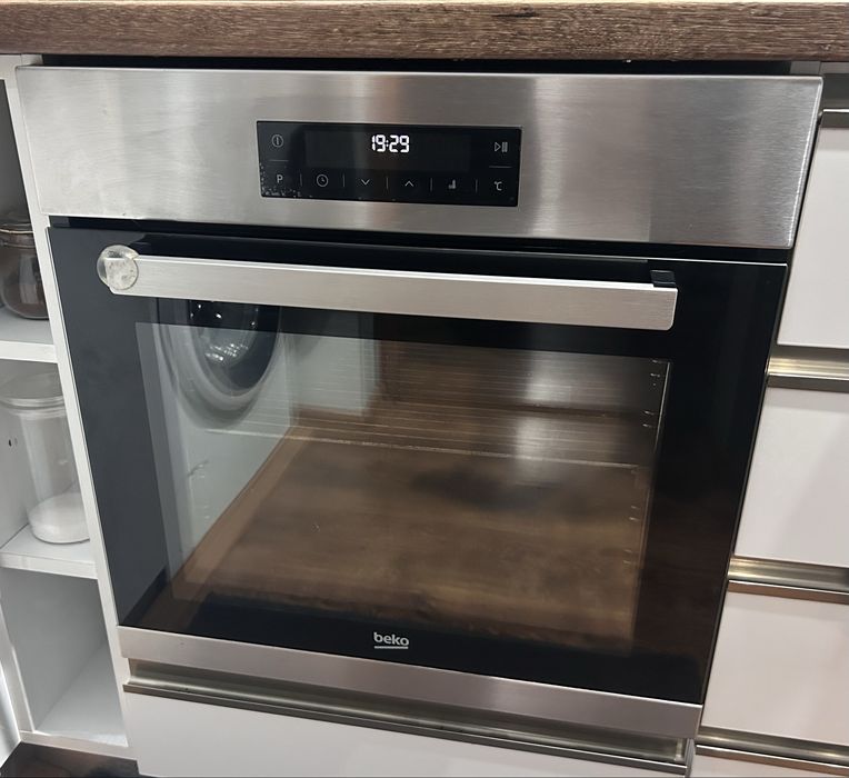 Фурна за вграждане Beko