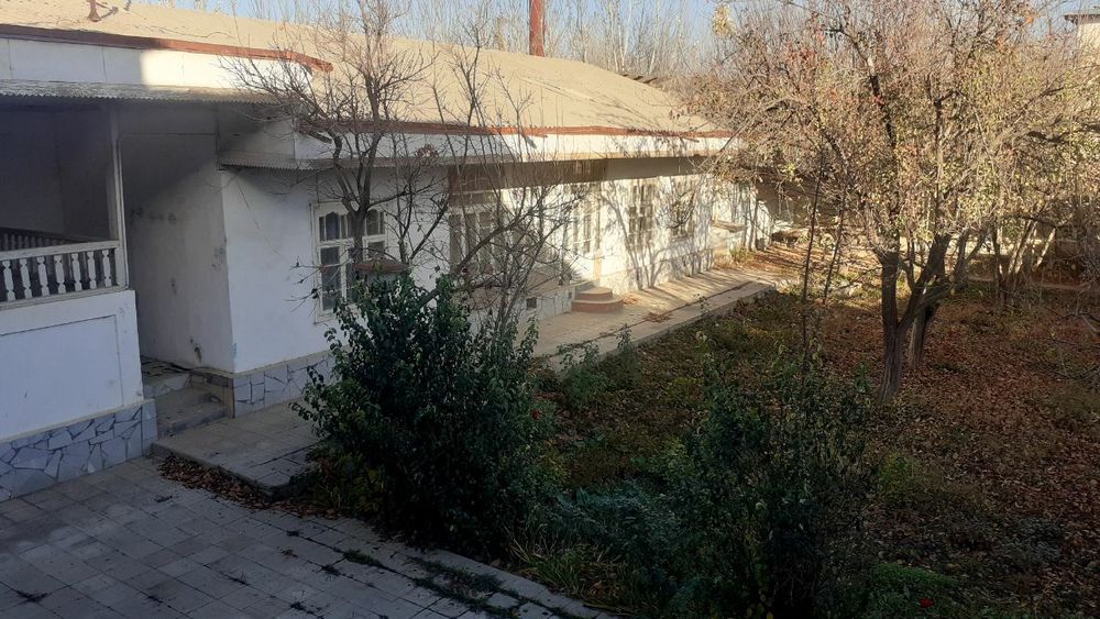 Payariq  tuman markazida uy joy sotiladi