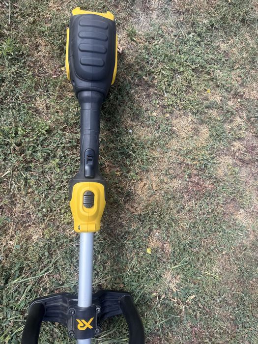 DEWALT DCM561 18V XR – акумулаторен тример / косачка за трева – без батерия