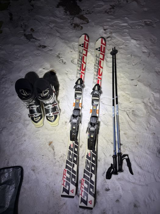 Лыжи с ботинками в комплекте