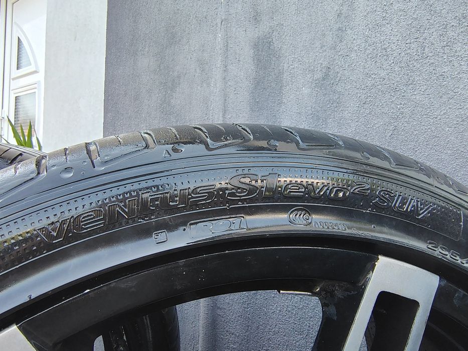 Размери:285/35R22 Джанти 22цола с летни гуми.