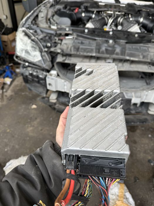 Усилвател bowers and wilkins bmw f10 f11 f06 f12 f13 боверс вилкинс