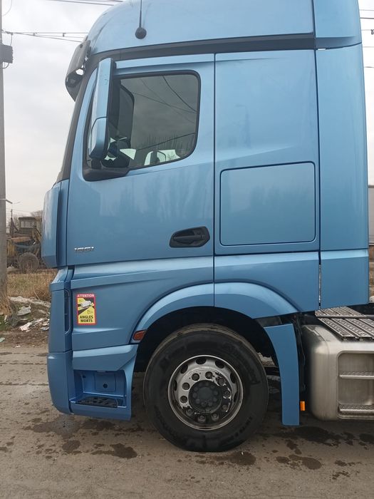 Cap Tractor Mercedes Actros
